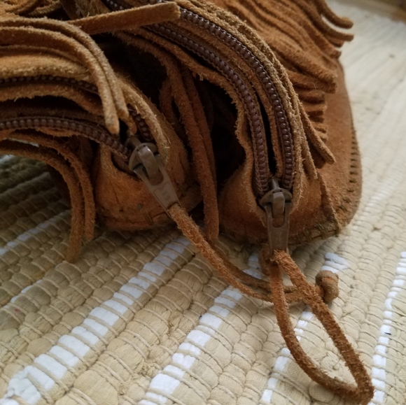Minnetonka fringe booties - Picture 9 of 9